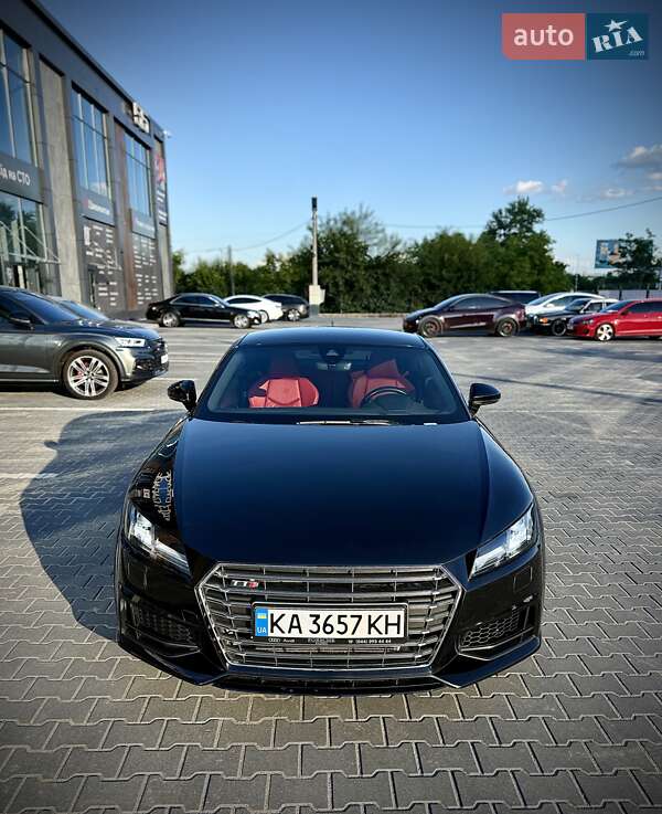 Купе Audi TT S 2015 в Киеве