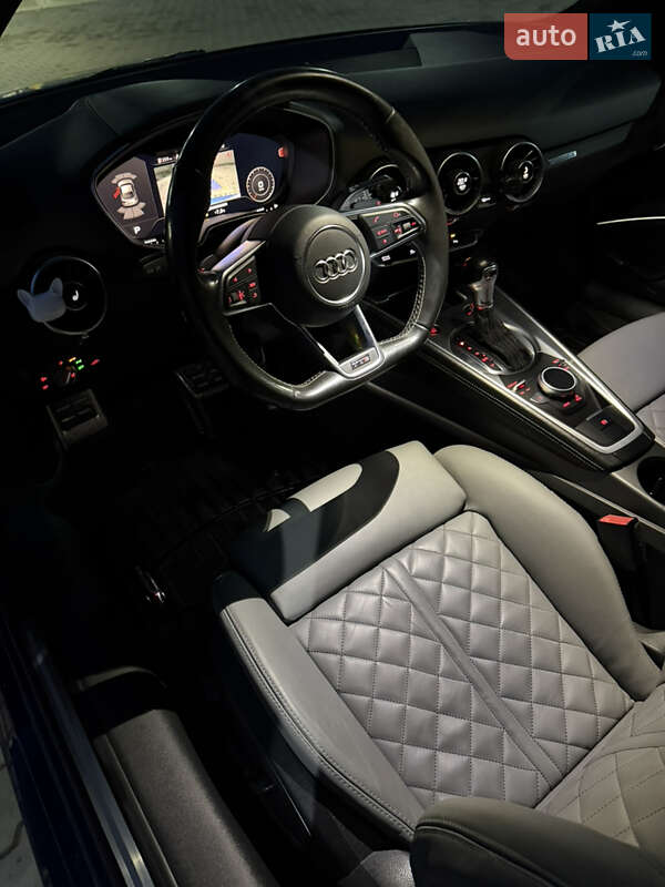 Купе Audi TT S 2016 в Кременце