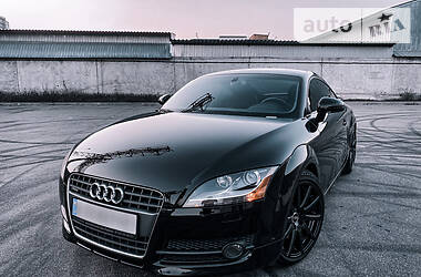Купе Audi TT 2010 в 