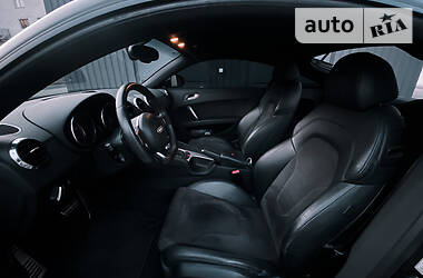 Купе Audi TT 2010 в 