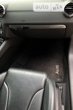 Купе Audi TT 2011 в 