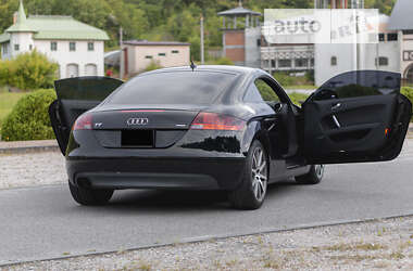 Купе Audi TT 2010 в 