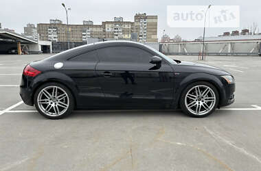 Купе Audi TT 2008 в 
