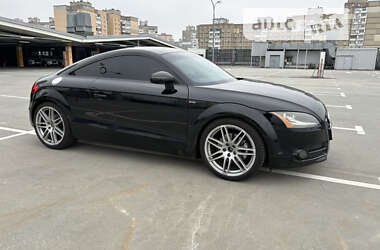 Купе Audi TT 2008 в 