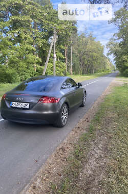 Купе Audi TT 2010 в 