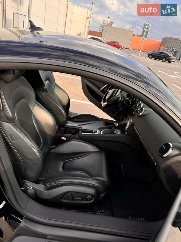 Купе Audi TT 2011 в Києві