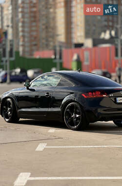 Купе Audi TT 2011 в 