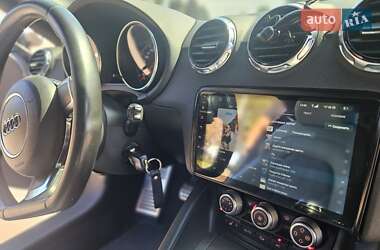 Купе Audi TT 2011 в 