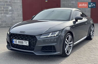 Купе Audi TT 2016 в 