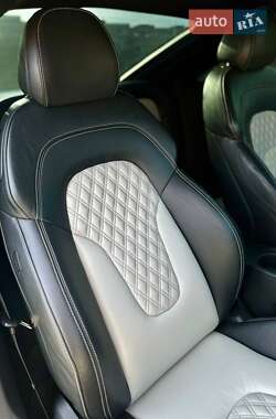 Купе Audi TT 2011 в 