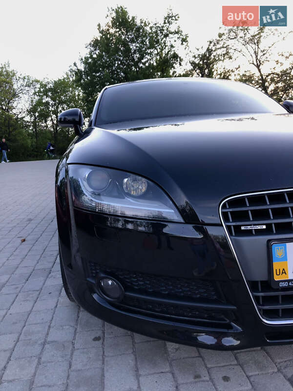 Купе Audi TT 2010 в Запоріжжі