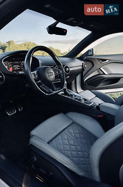 Купе Audi TT 2016 в 