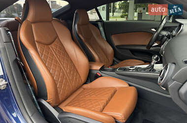 Купе Audi TT 2015 в 