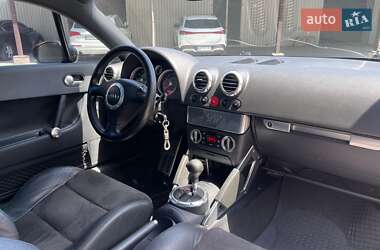 Купе Audi TT 2004 в 