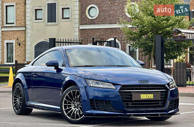 Купе Audi TT 2015 в 