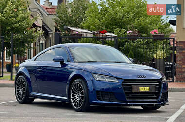 Купе Audi TT 2015 в 