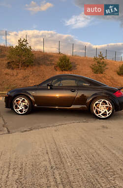 Купе Audi TT 2001 в 