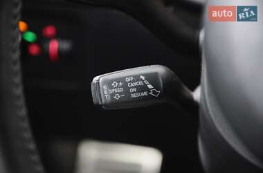 Купе Audi TT 2011 в 