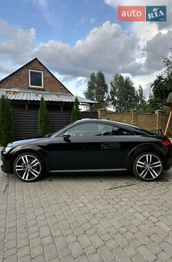 Купе Audi TT 2015 в 