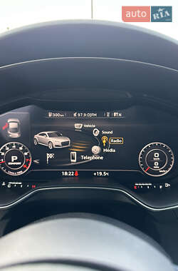 Купе Audi TT 2015 в 