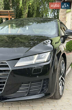 Купе Audi TT 2015 в 