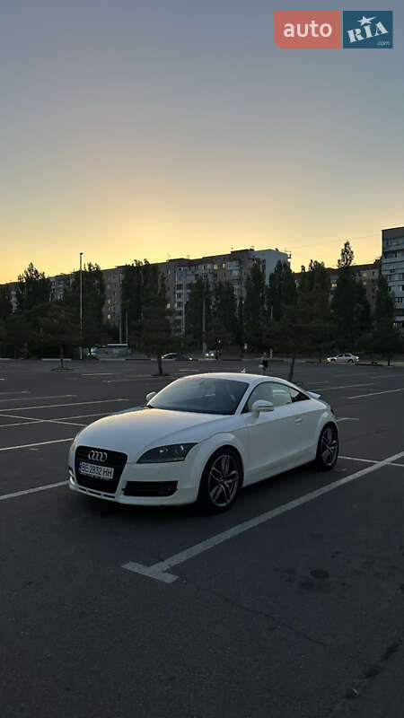 Купе Audi TT 2007 в 