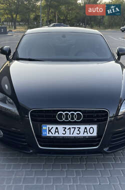 Купе Audi TT 2011 в 