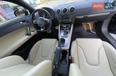 Купе Audi TT 2011 в 