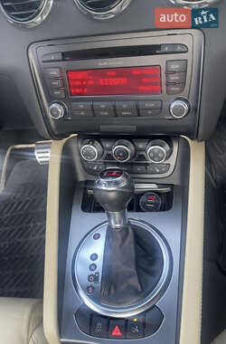 Купе Audi TT 2011 в 