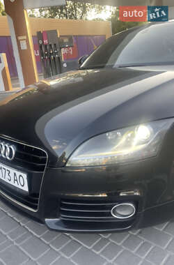 Купе Audi TT 2011 в 