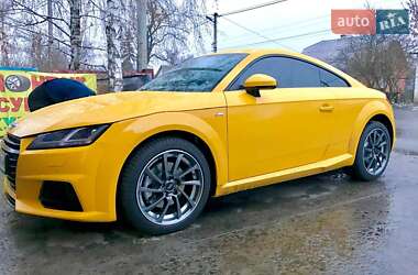 Купе Audi TT 2016 в 