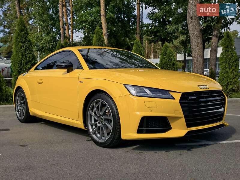Купе Audi TT 2016 в 