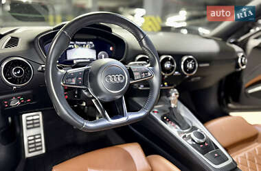Купе Audi TT 2016 в 