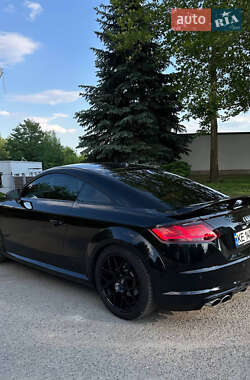 Купе Audi TT 2015 в 