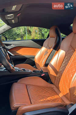 Купе Audi TT 2015 в 