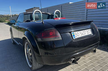 Купе Audi TT 2001 в 