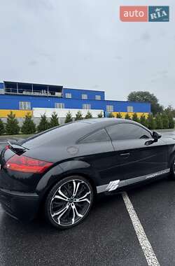 Купе Audi TT 2011 в 
