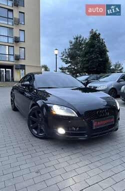 Купе Audi TT 2011 в 