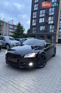 Купе Audi TT 2011 в 