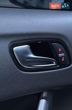 Купе Audi TT 2011 в 