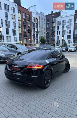 Купе Audi TT 2011 в 