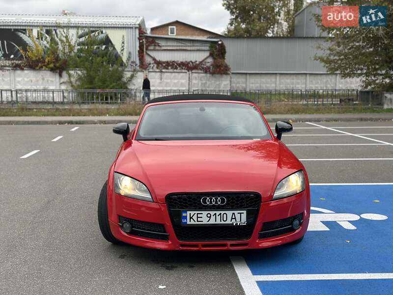 Родстер Audi TT 2008 в  фото Родстер Audi TT 2008 в