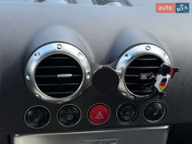 Купе Audi TT 1999 в Києві фото 16 Купе Audi TT 1999 в Києві