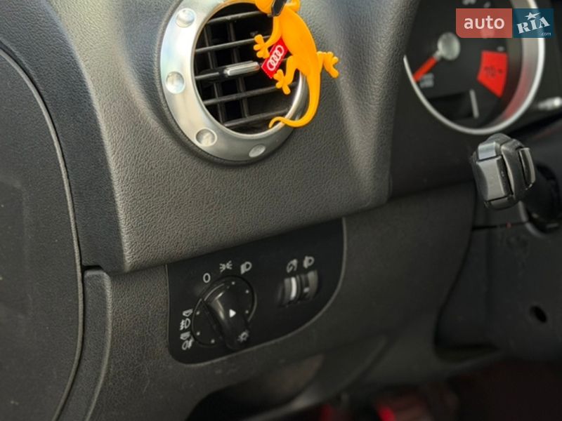 Купе Audi TT 1999 в Києві фото 20 Купе Audi TT 1999 в Києві