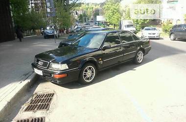 Седан Audi V8 1991 в Киеве