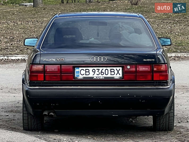 Седан Audi V8 1989 в Чернигове