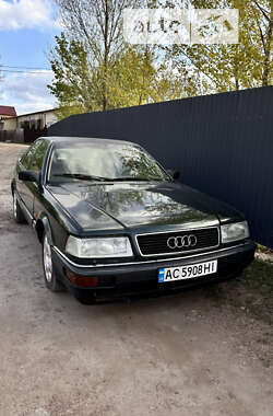 Седан Audi V8 1992 в Нововолинську