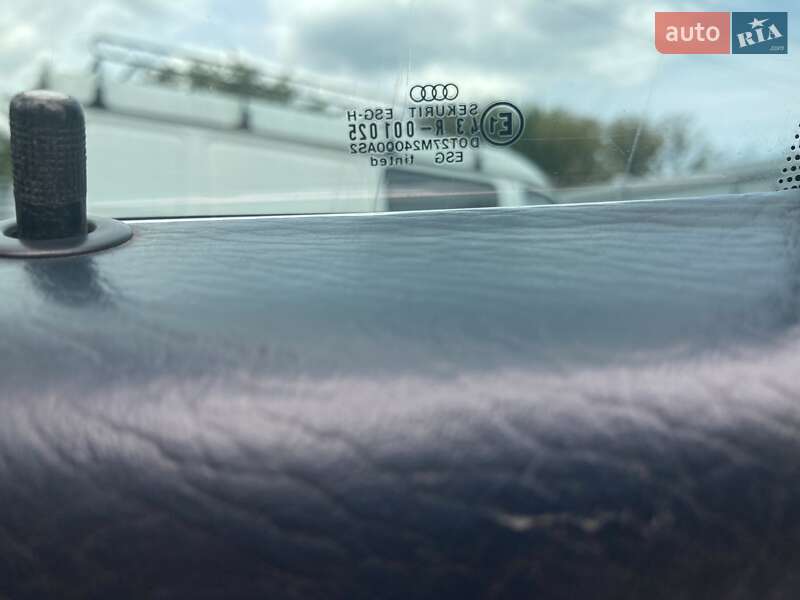 Седан Audi V8 1989 в Первомайске