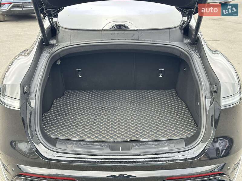 Фастбэк Avatr 06 2025 в Львове фото 41 Фастбэк Avatr 06 2025 в Львове