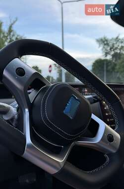 Седан Avatr 12 2024 в 